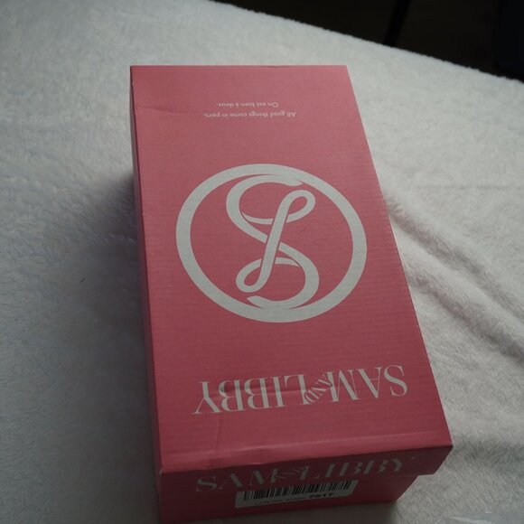 NIB Sam & Libby Pearl Natural Gold Chain Flat Sandals Size 10 - Picture 2 of 6